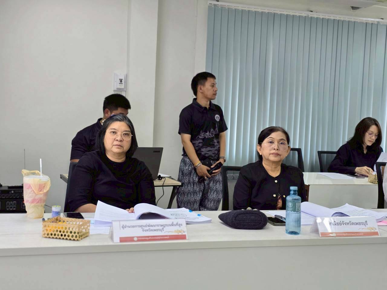 title - รองผู้ว่าราชการจังหวัดเพชรบุรี เป็นประธานการประชุมคณะกรรมการปฏิรูปที่ดินจังหวัดเพชรบุรี ครั้งที่ 1/2569 ณ ห้องประชุมสำนักงานการปฏิรูปที่ดินจังหวัดเพชรบุรี (ชั้น 2) โดยมี นางสาวยุพา ราชจินดา ปฏิรูปที่ดินจังหวัดเพชรบุรี กรรมการและเลขานุการรองผู้ว่าราชการจังหวัดเพชรบุรี เป็นประธานการประชุมคณะกรรมการปฏิรูปที่ดินจังหวัดเพชรบุรี ครั้งที่ 1/2569 ณ ห้องประชุมสำนักงานการปฏิรูปที่ดินจังหวัดเพชรบุรี (ชั้น 2) โดยมี นางสาวยุพา ราชจินดา ปฏิรูปที่ดินจังหวัดเพชรบุรี กรรมการและเลขานุการ